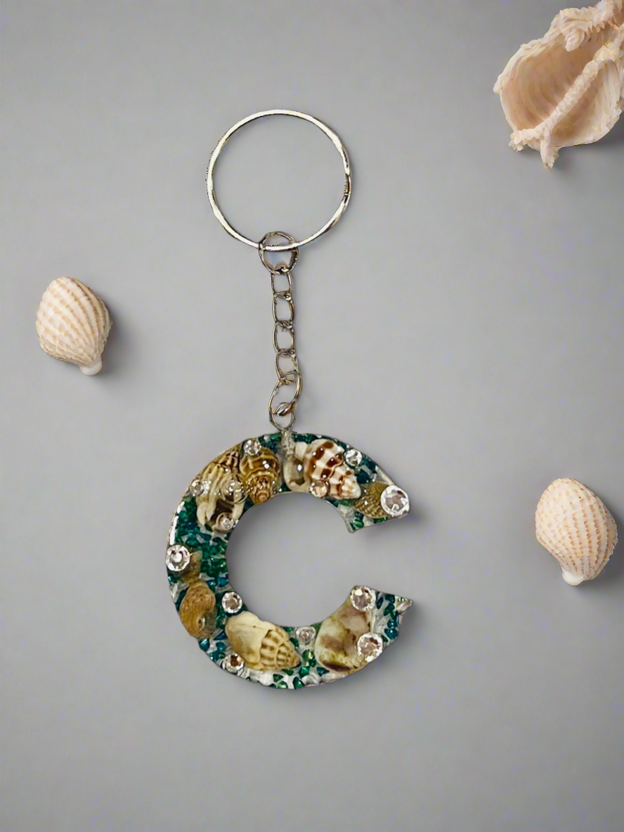 Resin Keychain – Sand & Shell Beach Design with Custom Initial